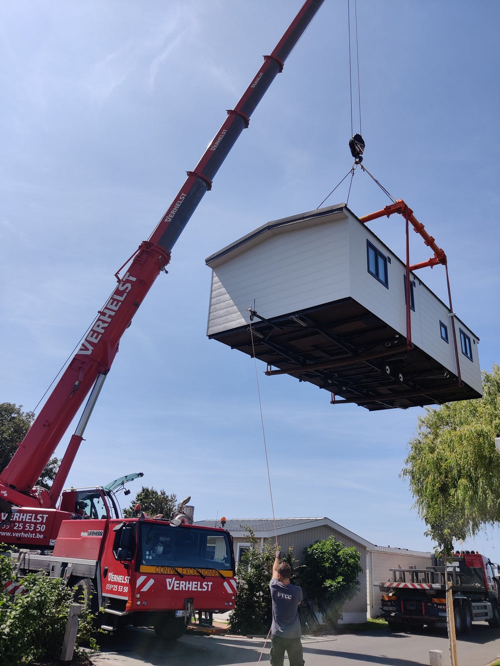 Transport en plaatsing van een mobiele chalet