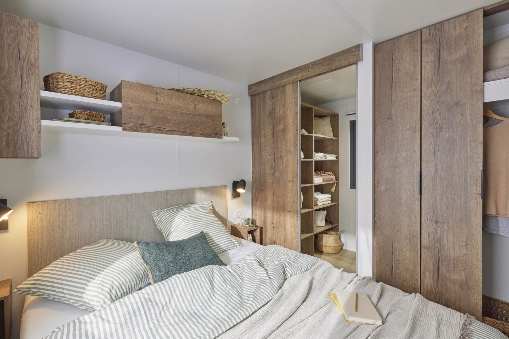 grande chambre avec dressing Élite 1040D 