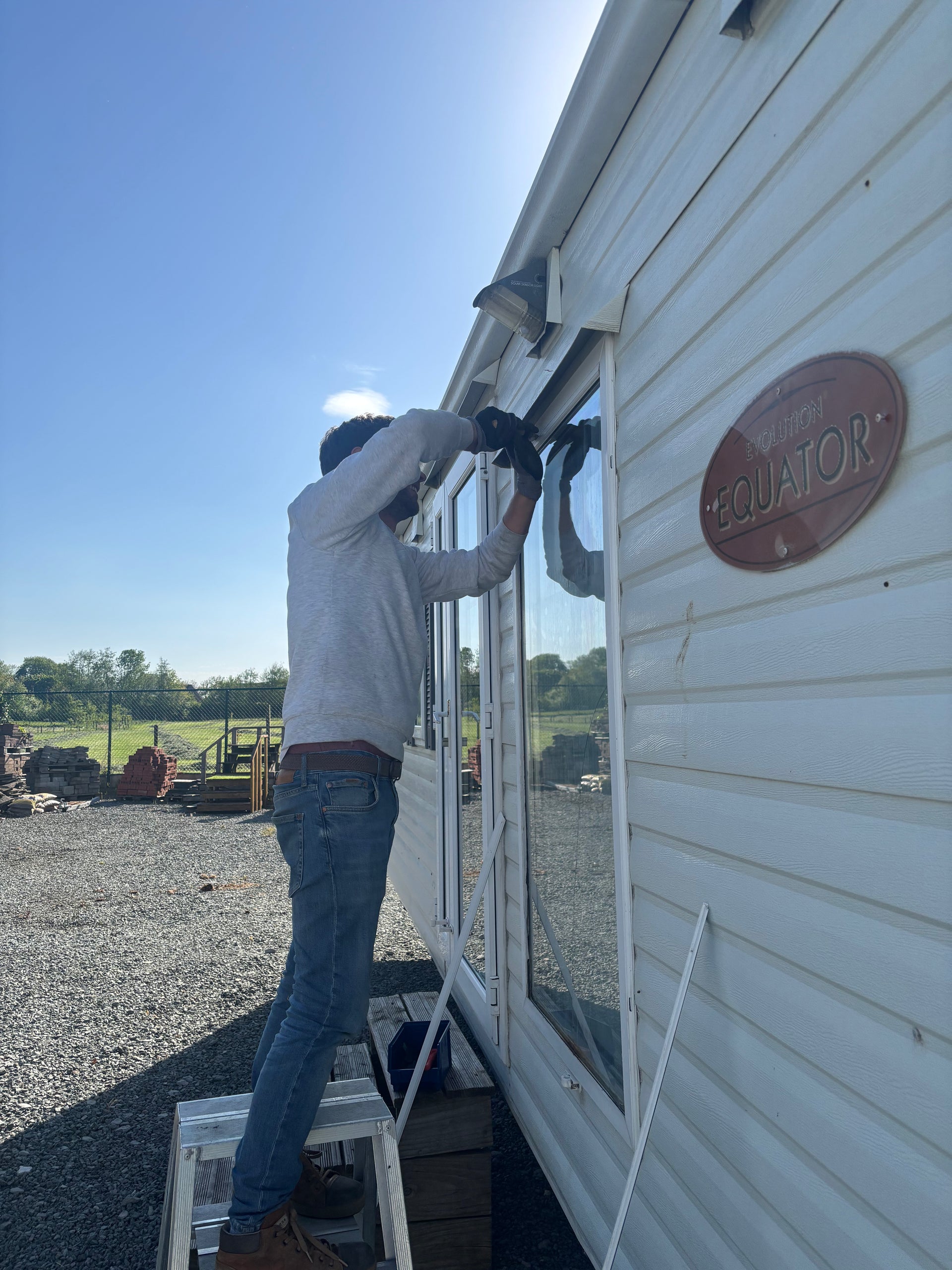 Notre équipe remet en état un mobil-home d’occasion – photo supplémentaire