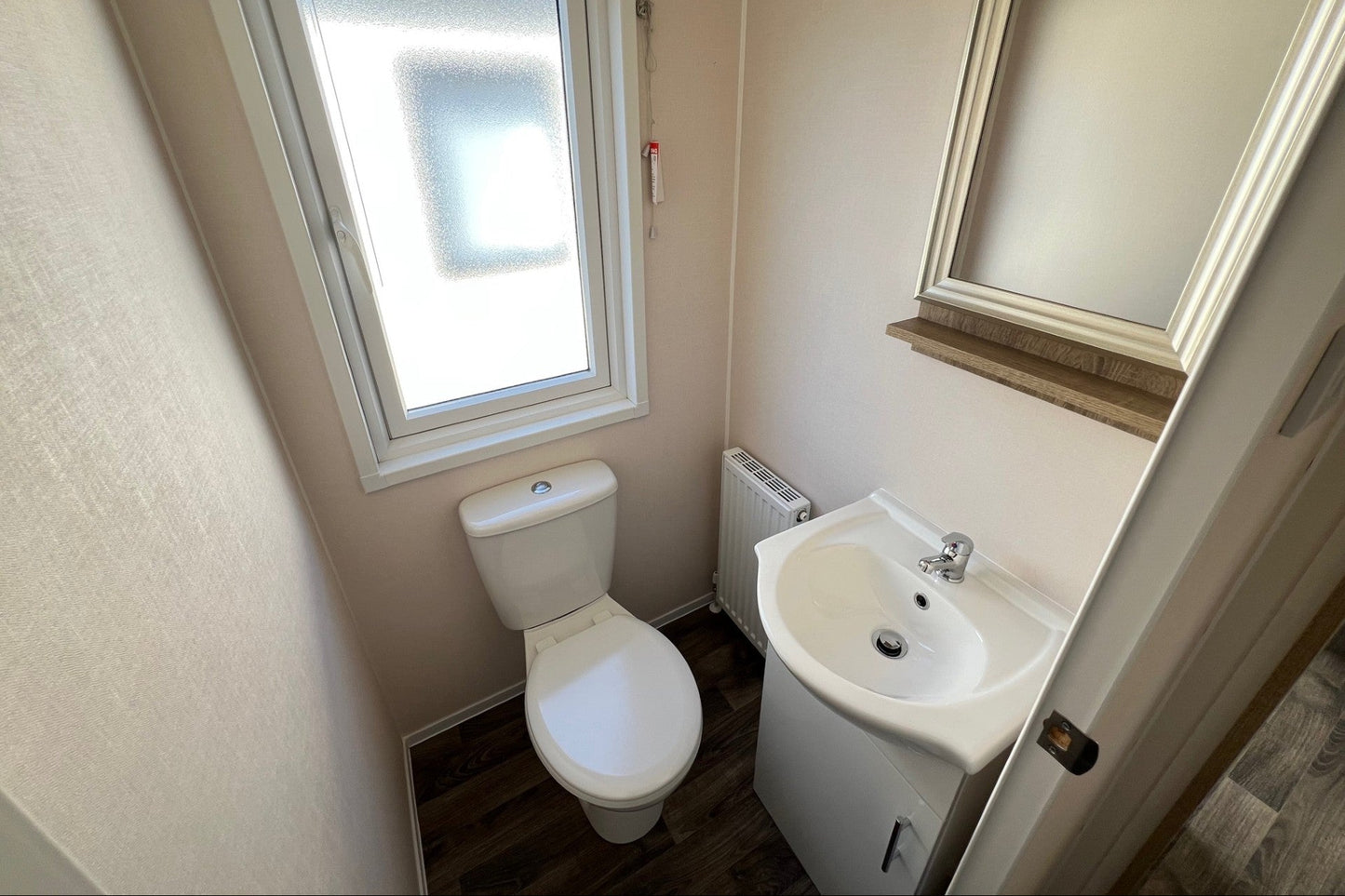 toilette Mirabella 32x12
