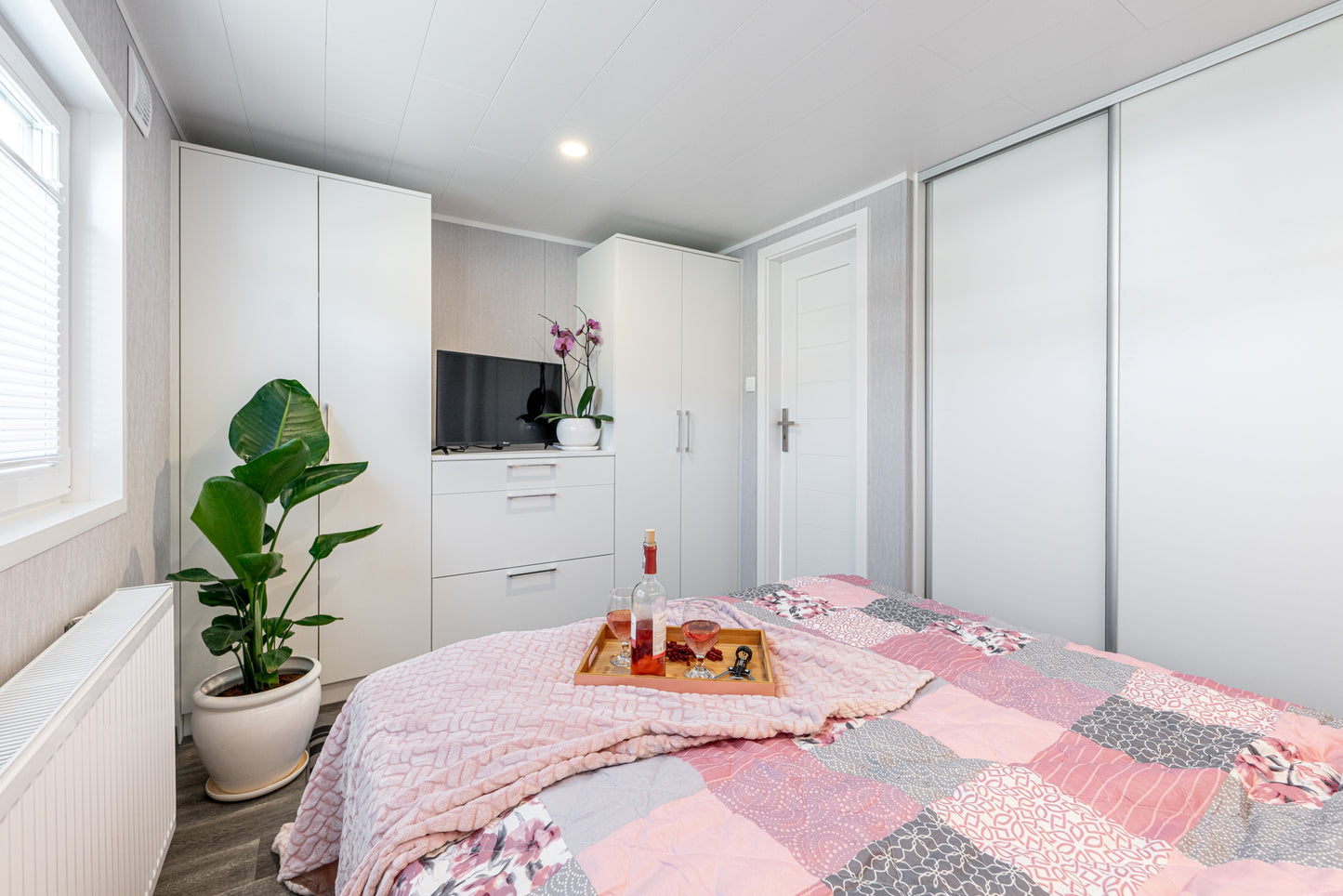 Meuble TV dans la grande chambre PR 48/2