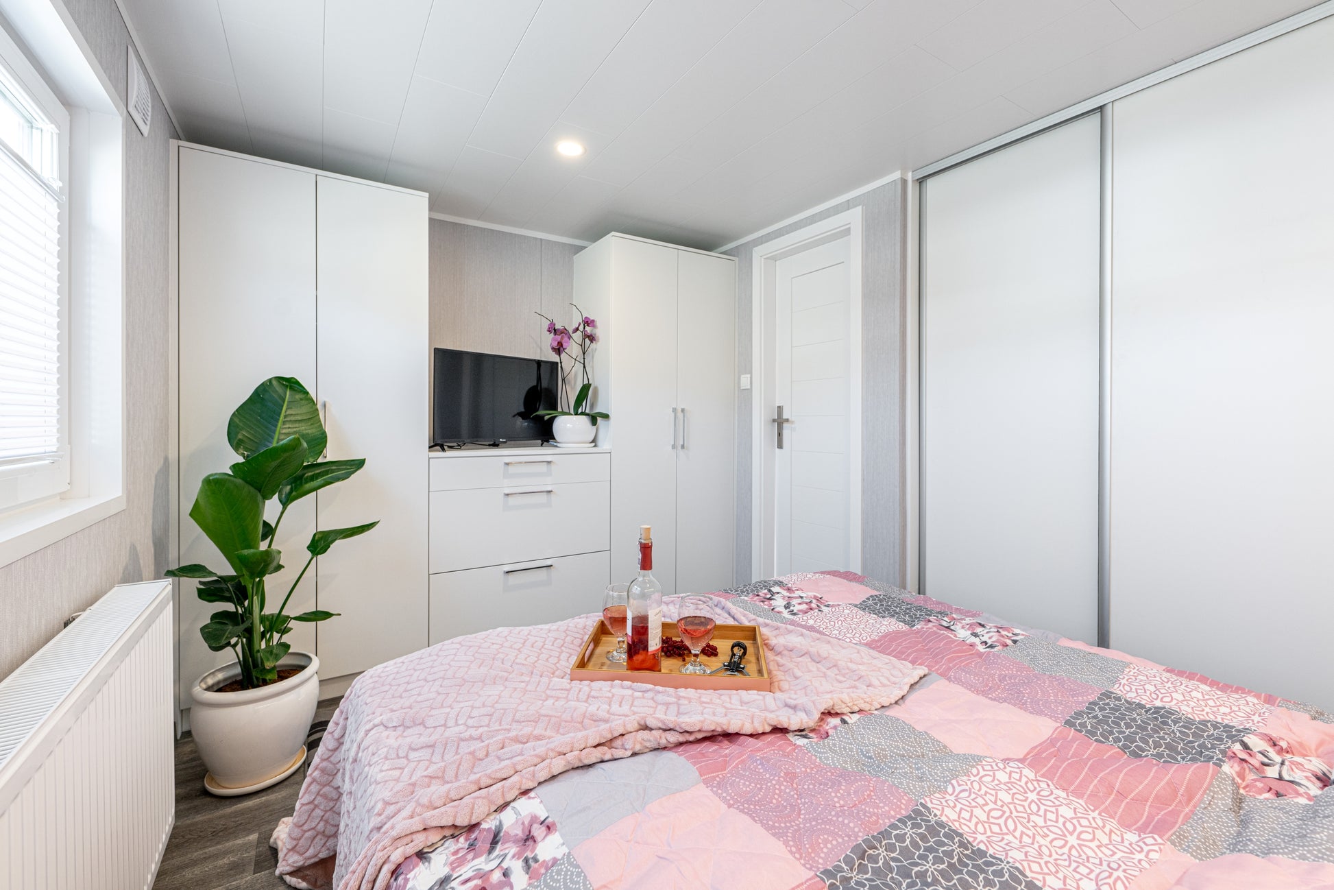 Meuble TV dans la grande chambre PR 48/2